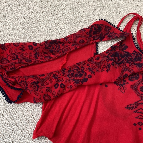 Unique crop top - Picture 2 of 4